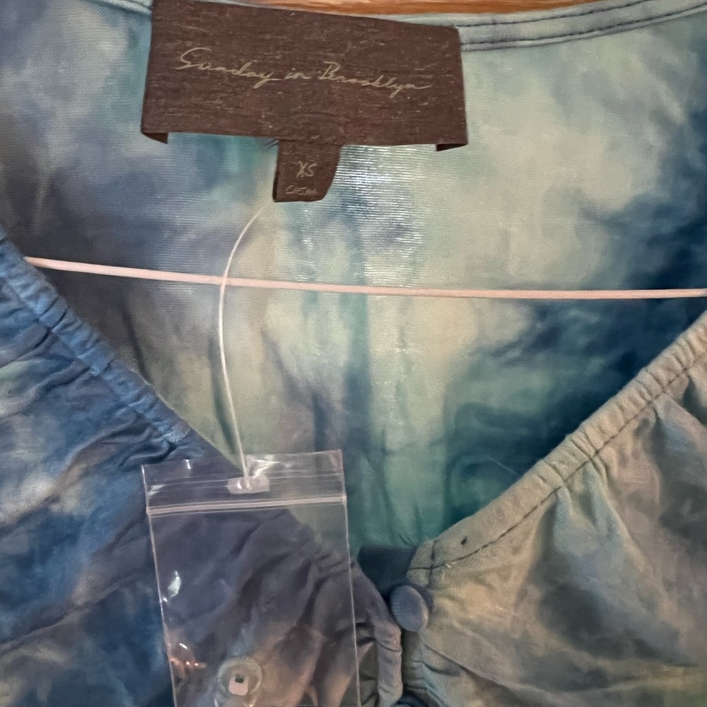 Multiple blue colored xs top brand new - Picture 3 of 3